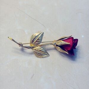 Vintage Giovanni Red Rose Gold Tone Brooch Pin Long Stem Textured Leaves Signed